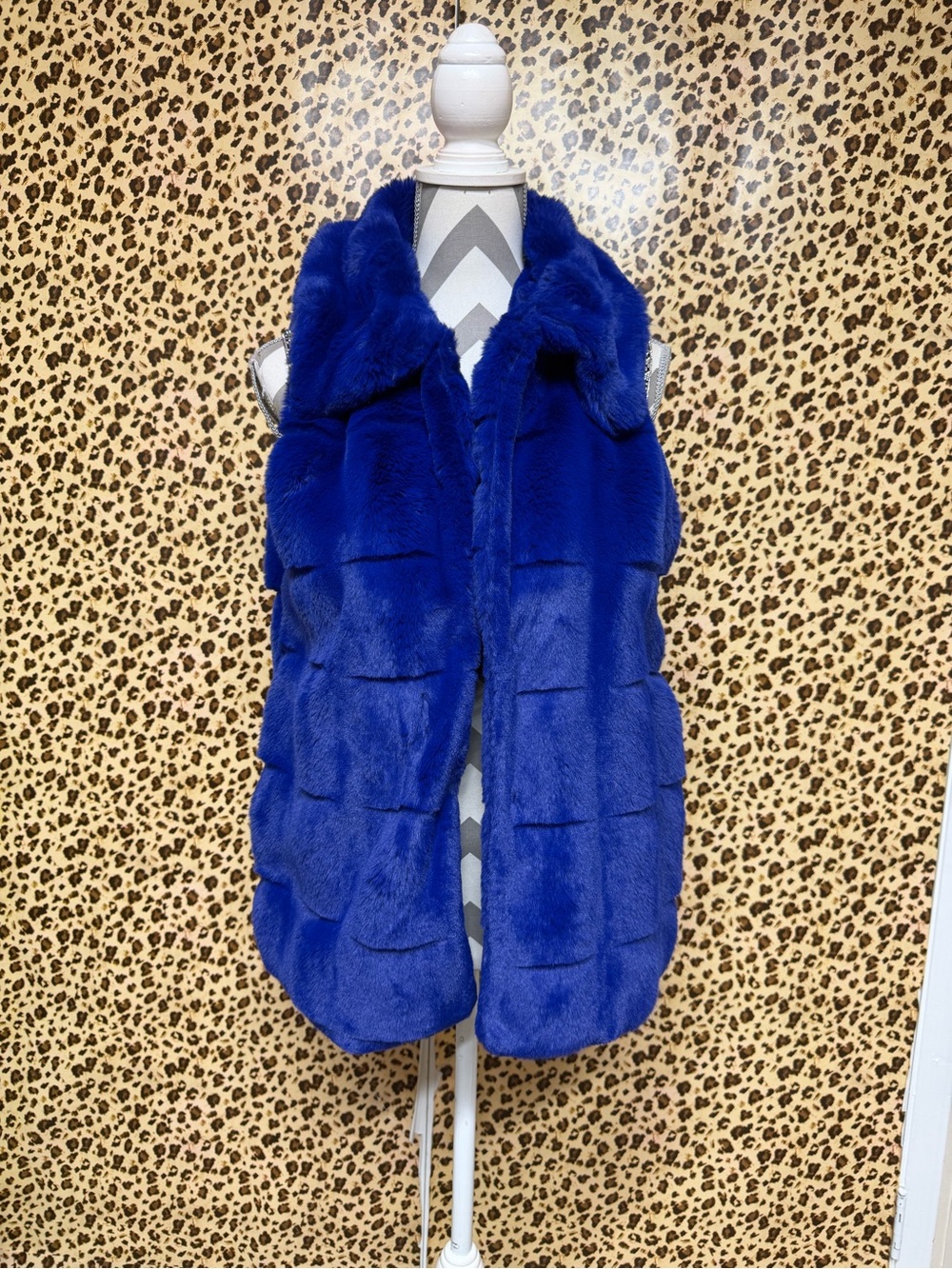 Women's Blue Faux Fur Jacket Label